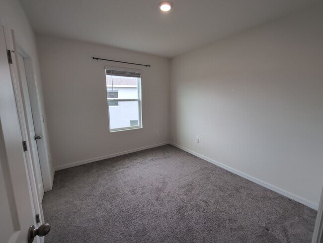 Building Photo - Fresh new build ~ 3 bed/ 2.5 bath Townhous...