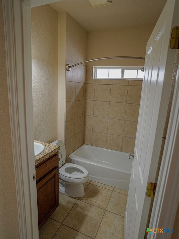 Building Photo - 1651 Hanz Dr
