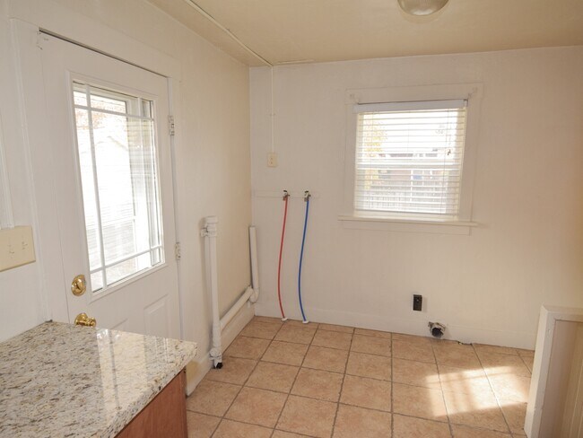 Building Photo - 89 Marindale Ave