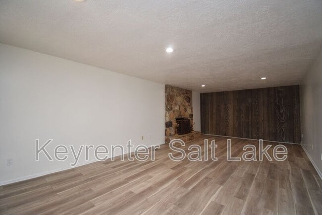 Building Photo - 3582 E Mardonna Way