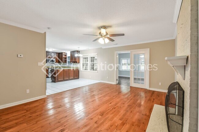 Building Photo - 7311 Canyon Dr