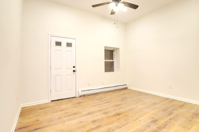 Building Photo - 206 48th St