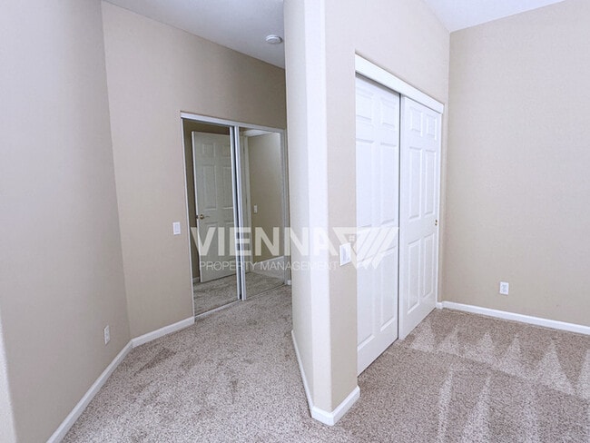 Building Photo - 961 Glide Ferry Way