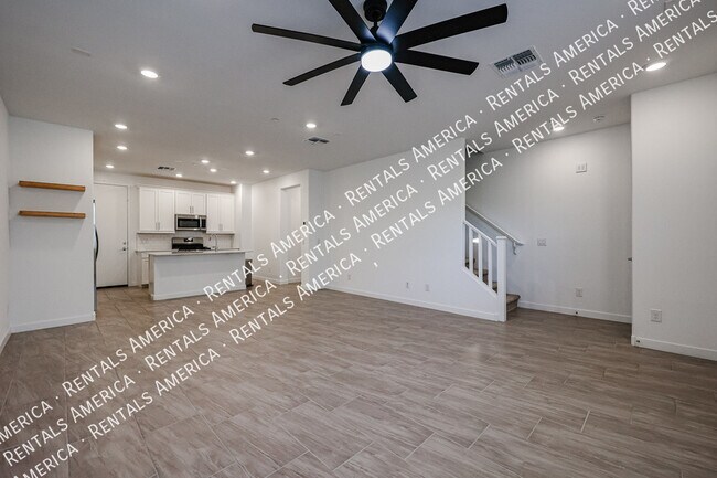 Building Photo - 4077 S Sabrina Dr
