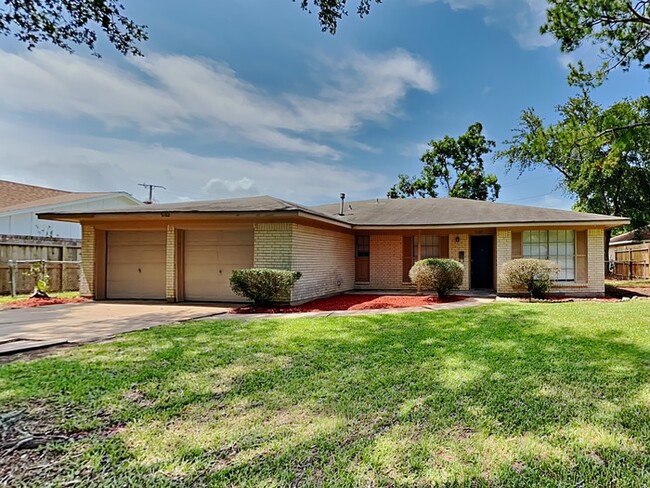 Wonderful Home! - 5102 Royal Oak Dr Texas City TX 77591 | Apartment Finder