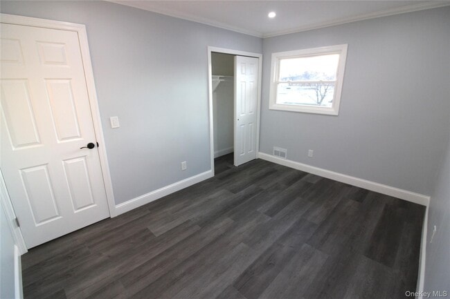 Building Photo - 26 Circle Dr