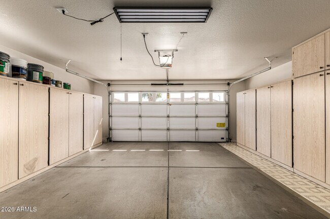 Building Photo - 14316 W Gunsight Dr