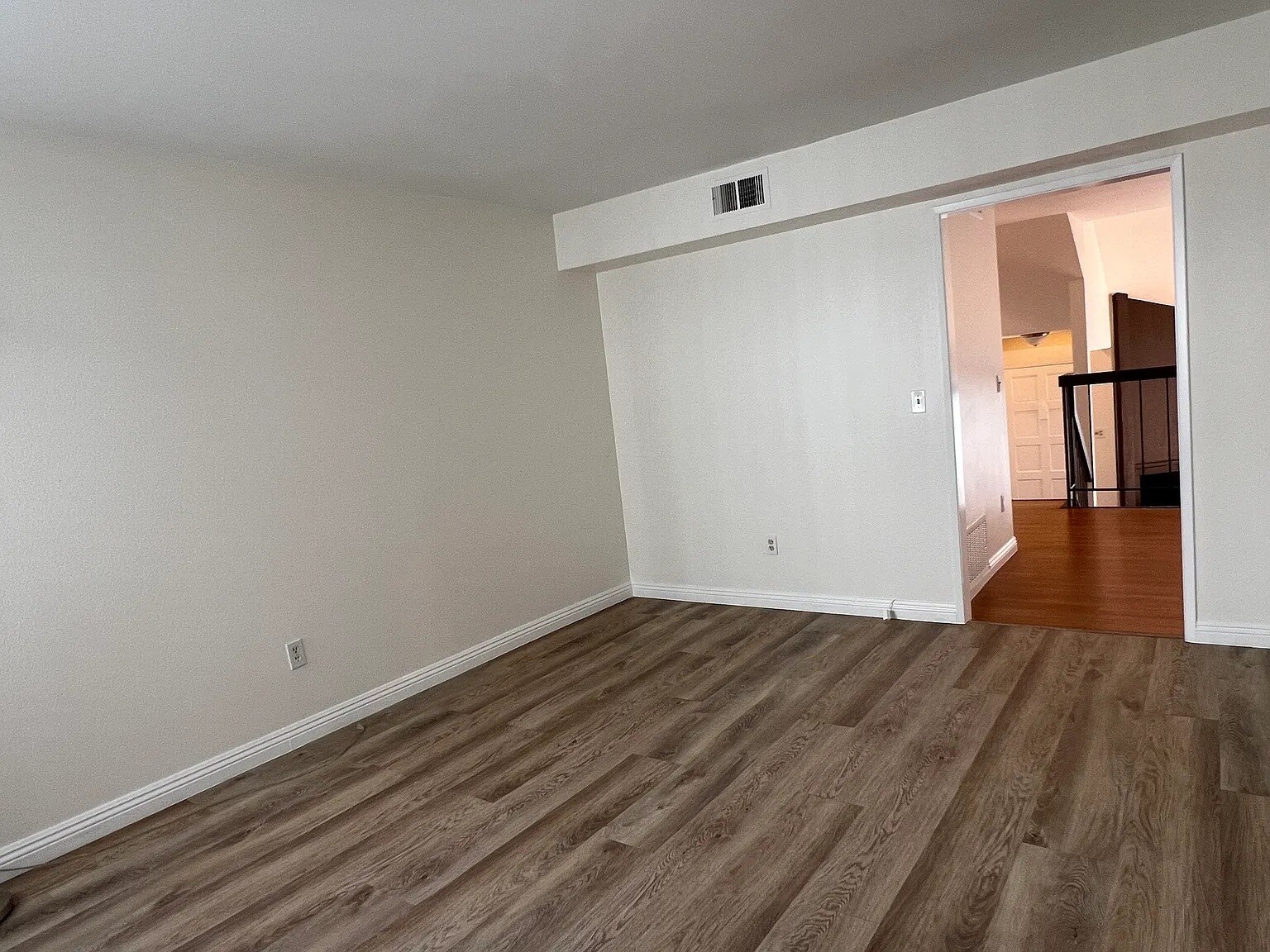 Building Photo - 598 W Huntington Dr