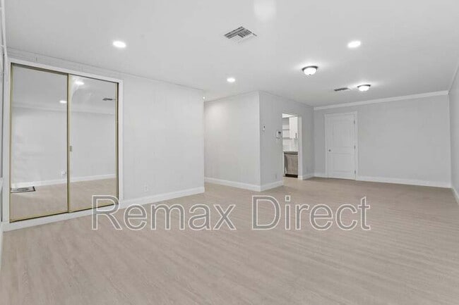 Building Photo - 319 S Congress Ave