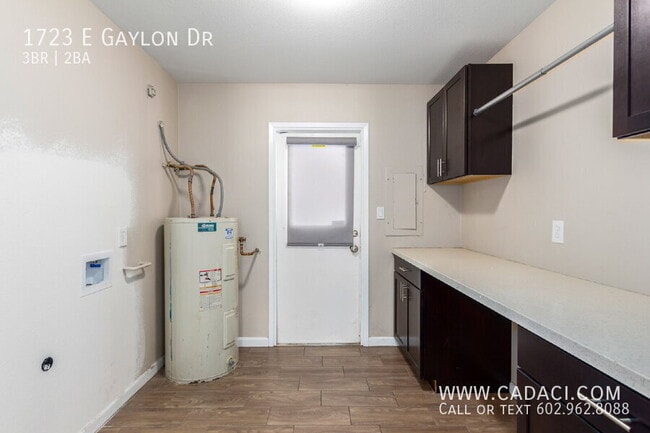 Building Photo - 1723 E Gaylon Dr