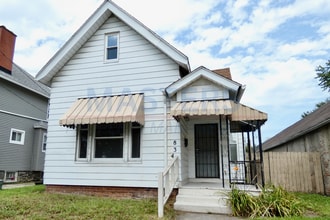 Building Photo - 834 Prouty Ave