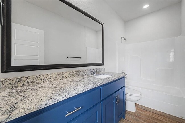 Building Photo - 3215 SW Hillstone Ave