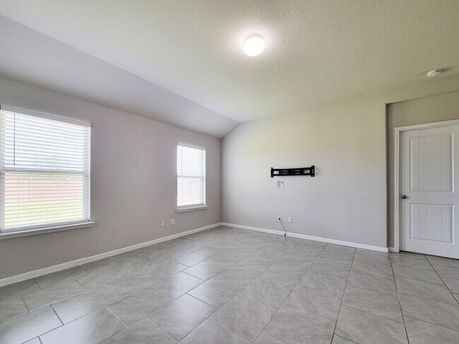 Building Photo - 29614 Breakwater Dr