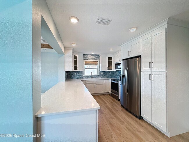 Building Photo - 1707 Shore Dr