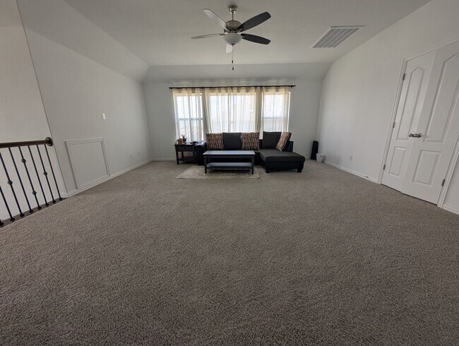 Building Photo - Spacious 4BR House in Hutto. Walkable dist...
