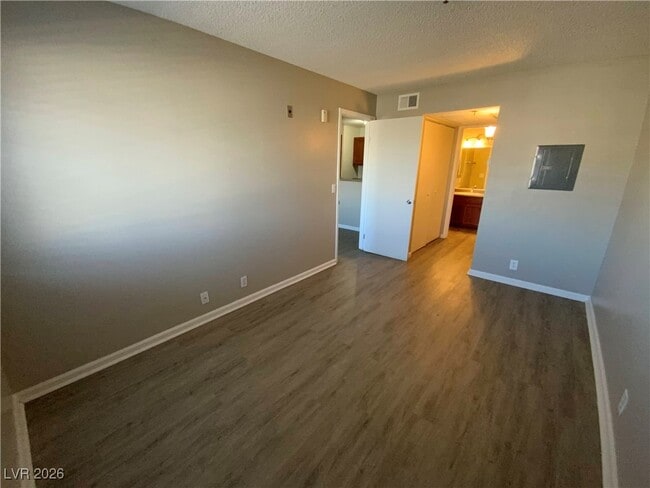 Building Photo - 1361 E University Ave.