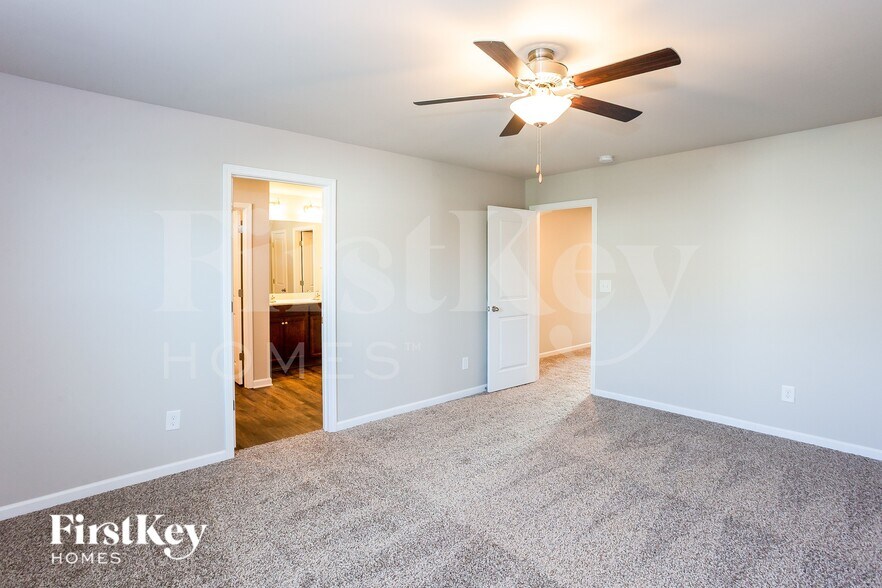 Building Photo - 10724 Rivergate Dr NW