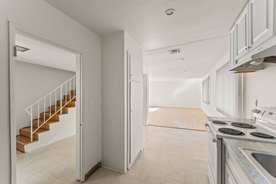 Building Photo - 5738 Woodman Ave