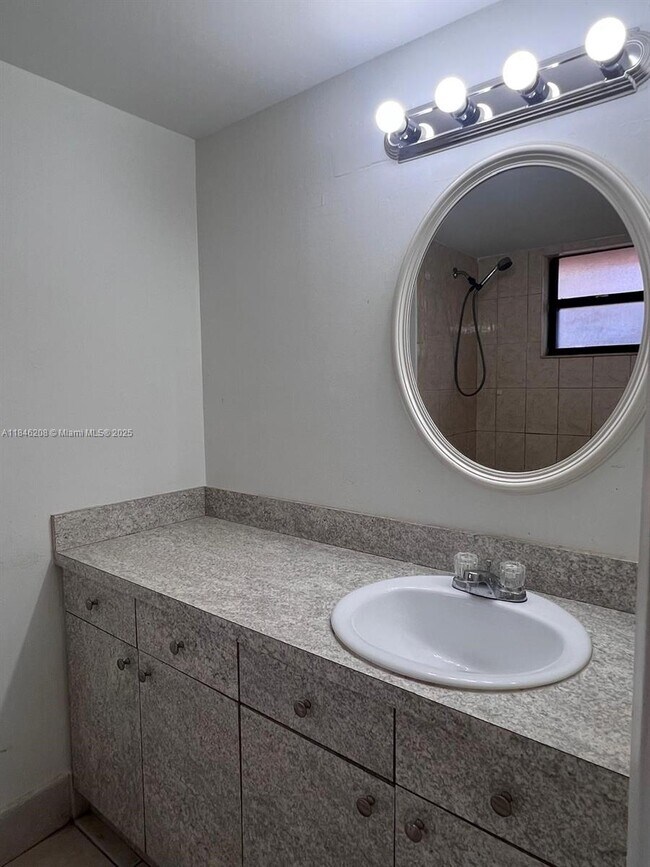 Building Photo - 2780 W 61st St