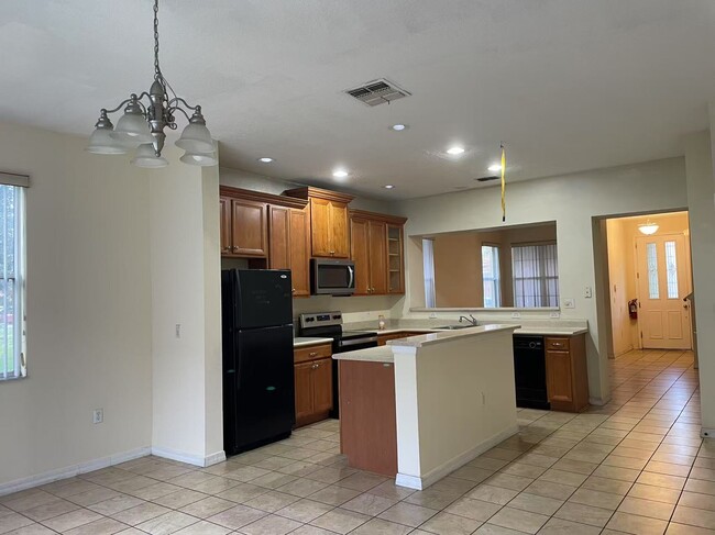 Building Photo - 5317 Paradise Cay Cir