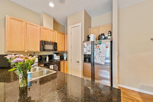 Building Photo - 4514 Center St