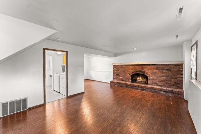 Building Photo - 4025 N Carefree Cir