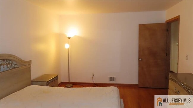 Building Photo - 649 Inman Ave