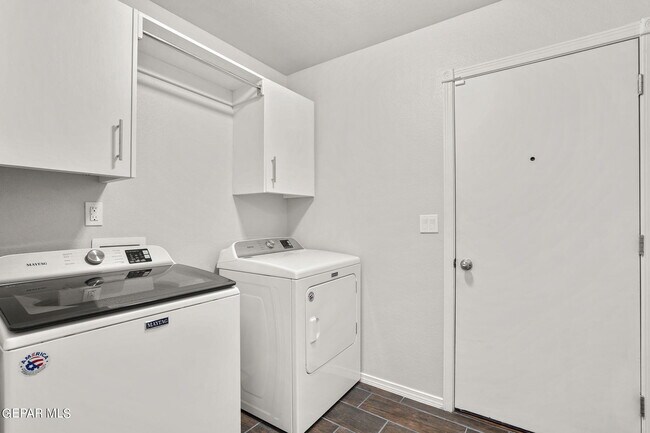 Building Photo - 778 Lemington St