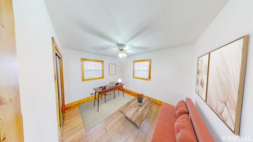 Building Photo - 1210 W Ash St