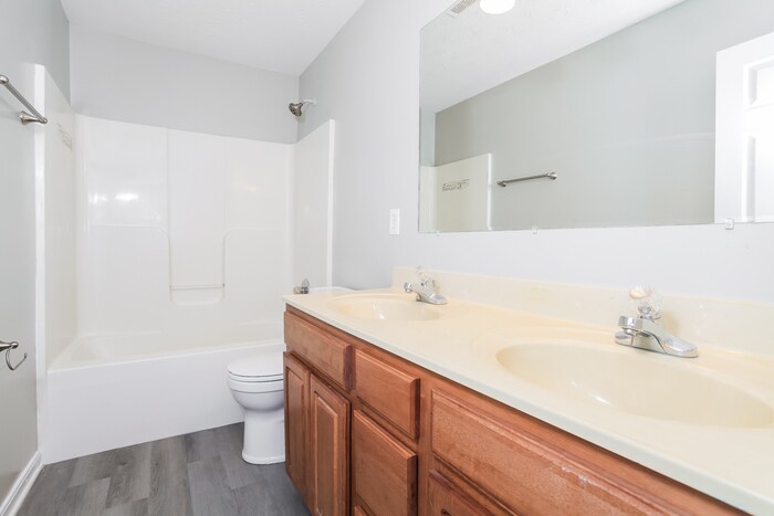 Building Photo - 2211 Scheper Ct