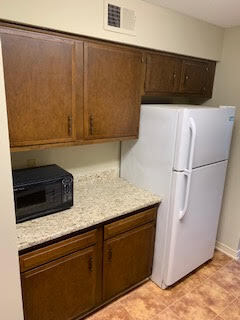 Building Photo - 217 Highpoint Dr