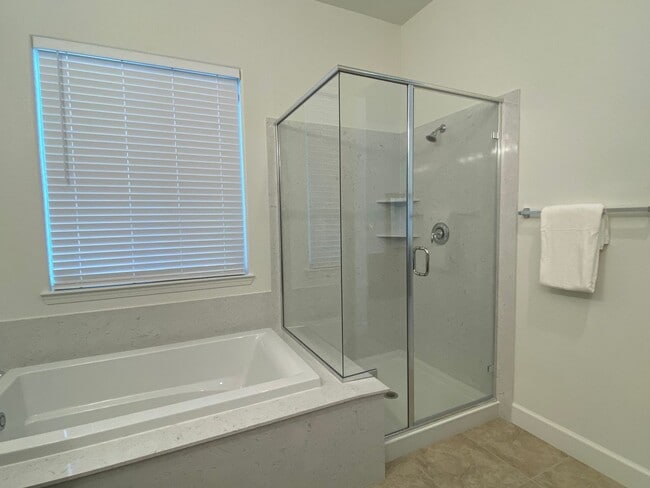 Building Photo - FULLY FURNISHED - ALMOST NEW 4 BED, 2.5 BATHS, 2 CAR GARAGE, 1 STORY IN NORTH LAKE COMMUNITY, NOR...