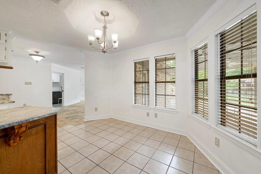 Building Photo - 273 Leafy Hollow Ln