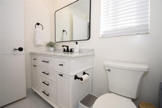 Building Photo - 794 San Remo Dr
