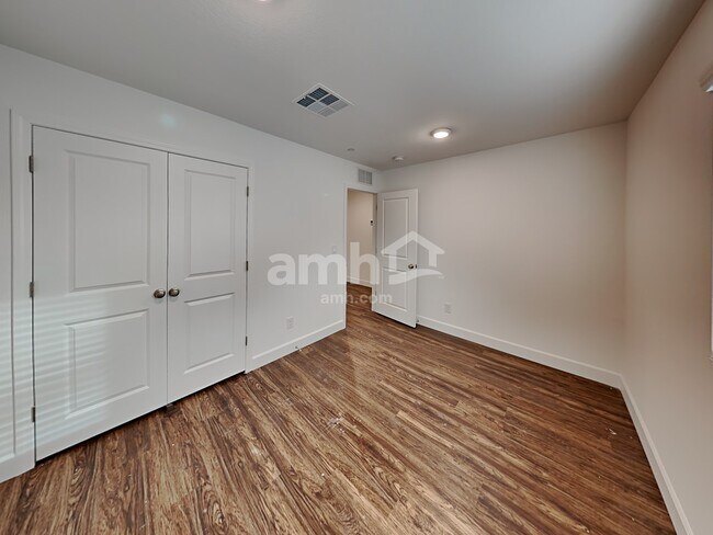 Building Photo - 3357 Blodwen St