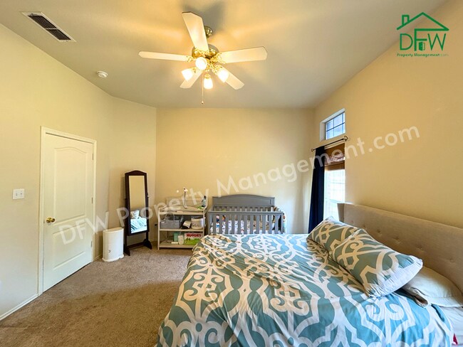 Building Photo - Inviting 3BR/2BA Home with Spacious Backyard for Lease in Fort Worth