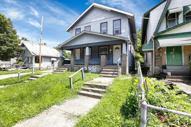Building Photo - 498-500-500 N Champion Ave