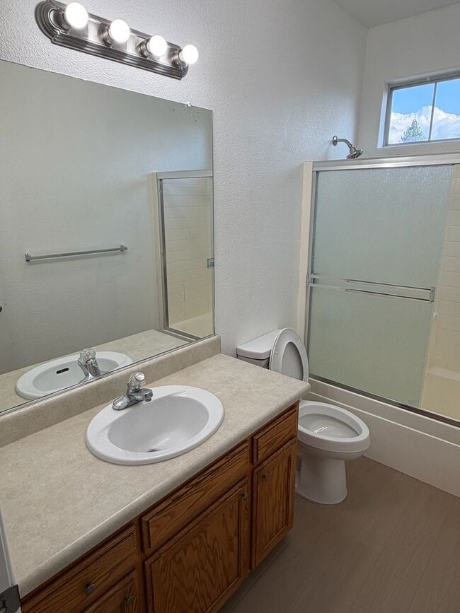 Building Photo - 1303 Vine St