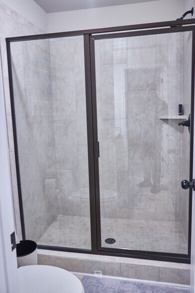 Building Photo - Room in Townhome on Bayrose Cir