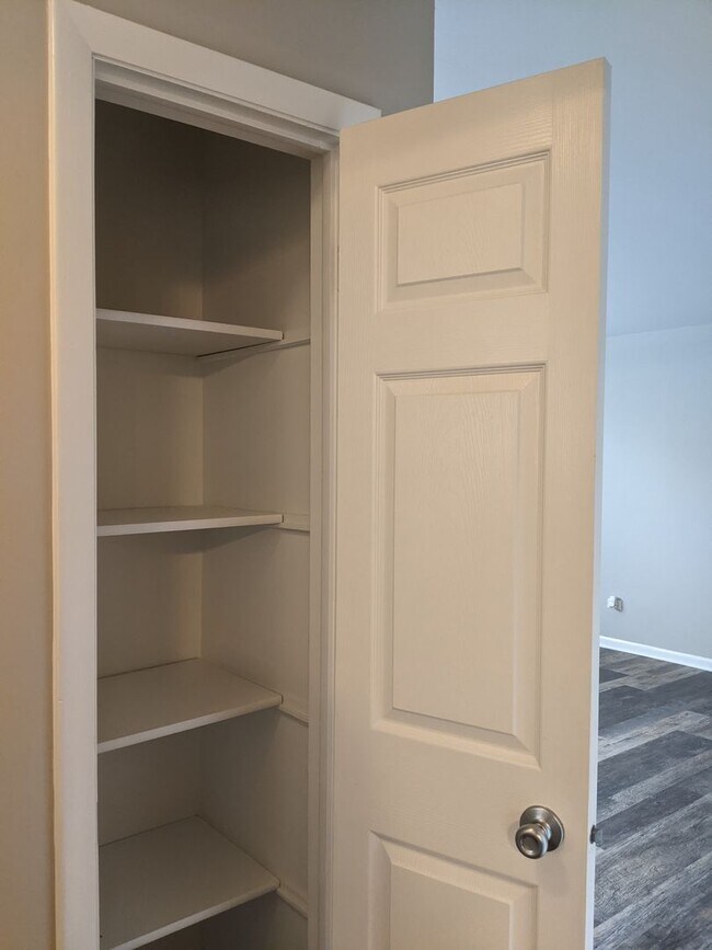 Building Photo - 620 Kungs Way