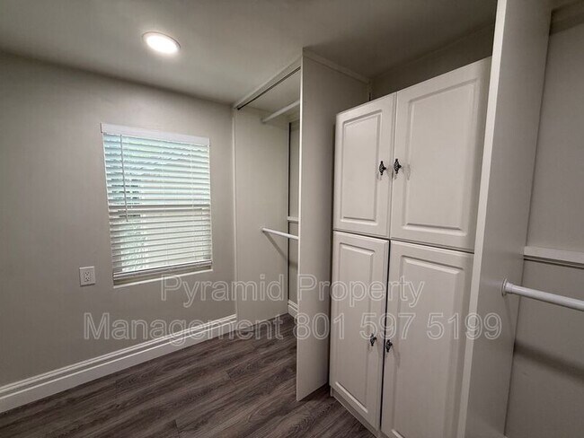 Building Photo - 3180 S 400 E
