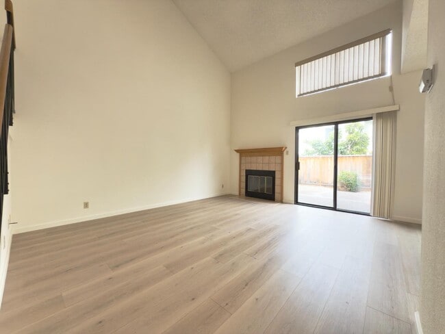 Building Photo - 4811 Mendocino Terrace