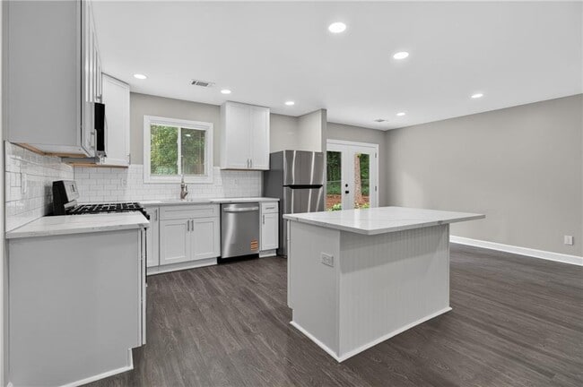 Building Photo - 1540 Spender Dr