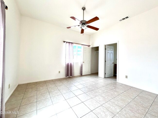 Building Photo - 41380 156th St E