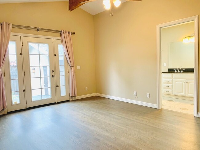 Building Photo - Gorgeous 3BD/2BA House in Hillcrest - Available NOW!