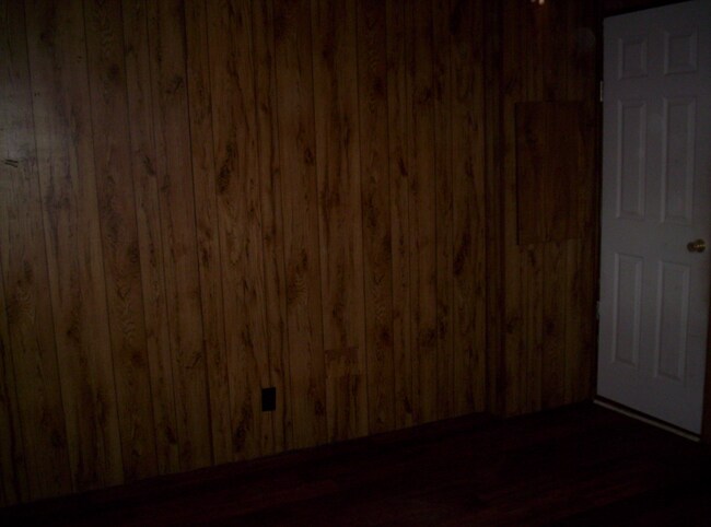 Building Photo - 547 Creekside Dr