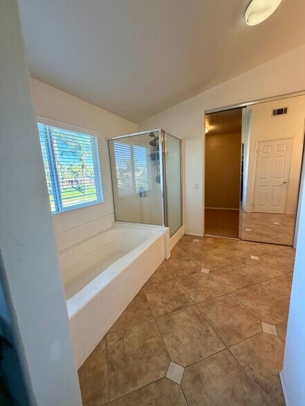 Building Photo - 10095 Kings Ct