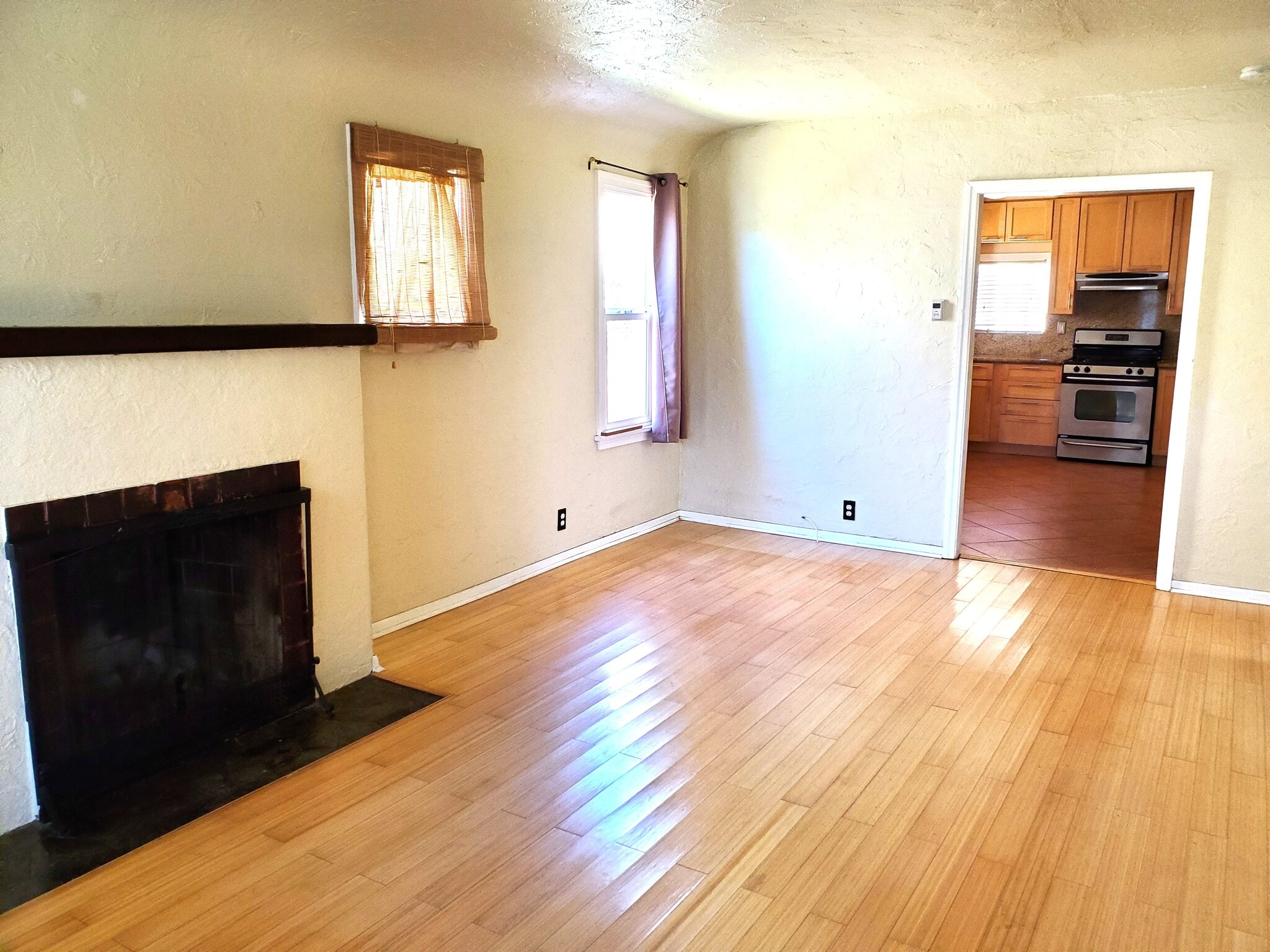 Living room (PAINT is now WHITE) - 10832 Westminster Ave