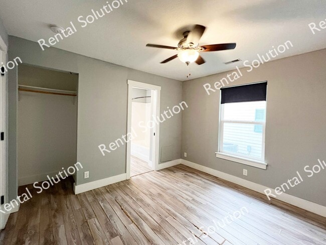Building Photo - 513 Hickman Ave