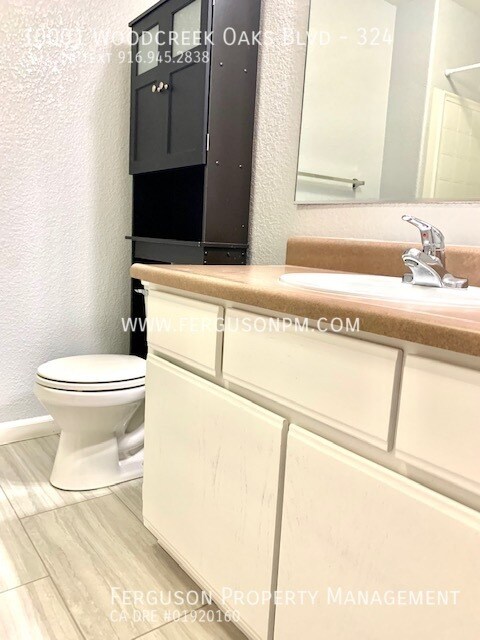 Building Photo - 10001 Woodcreek Oaks Blvd